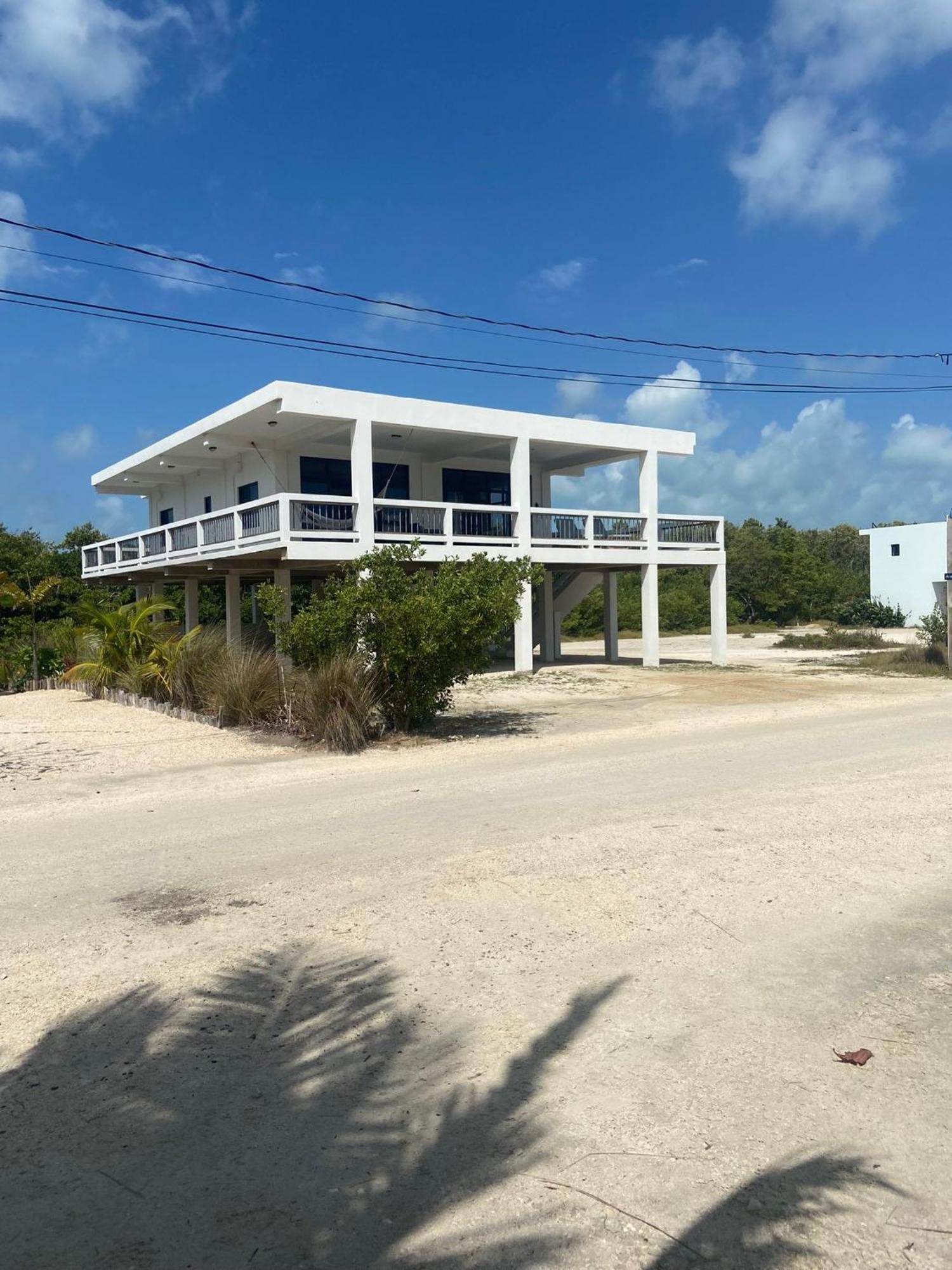 Villa Sea Lux San Pedro  Bagian luar foto